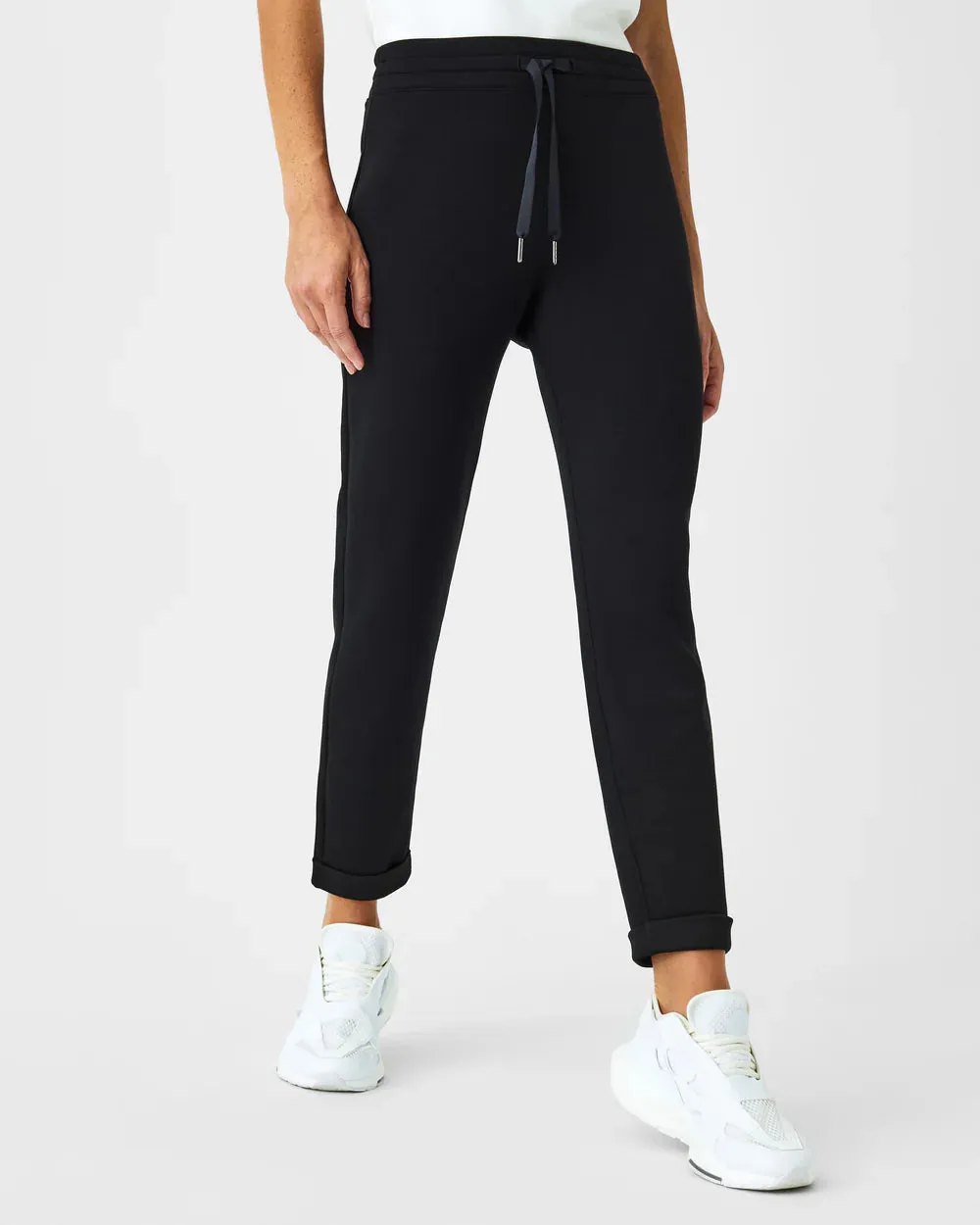 Airessentials Tapered Pant-Blk