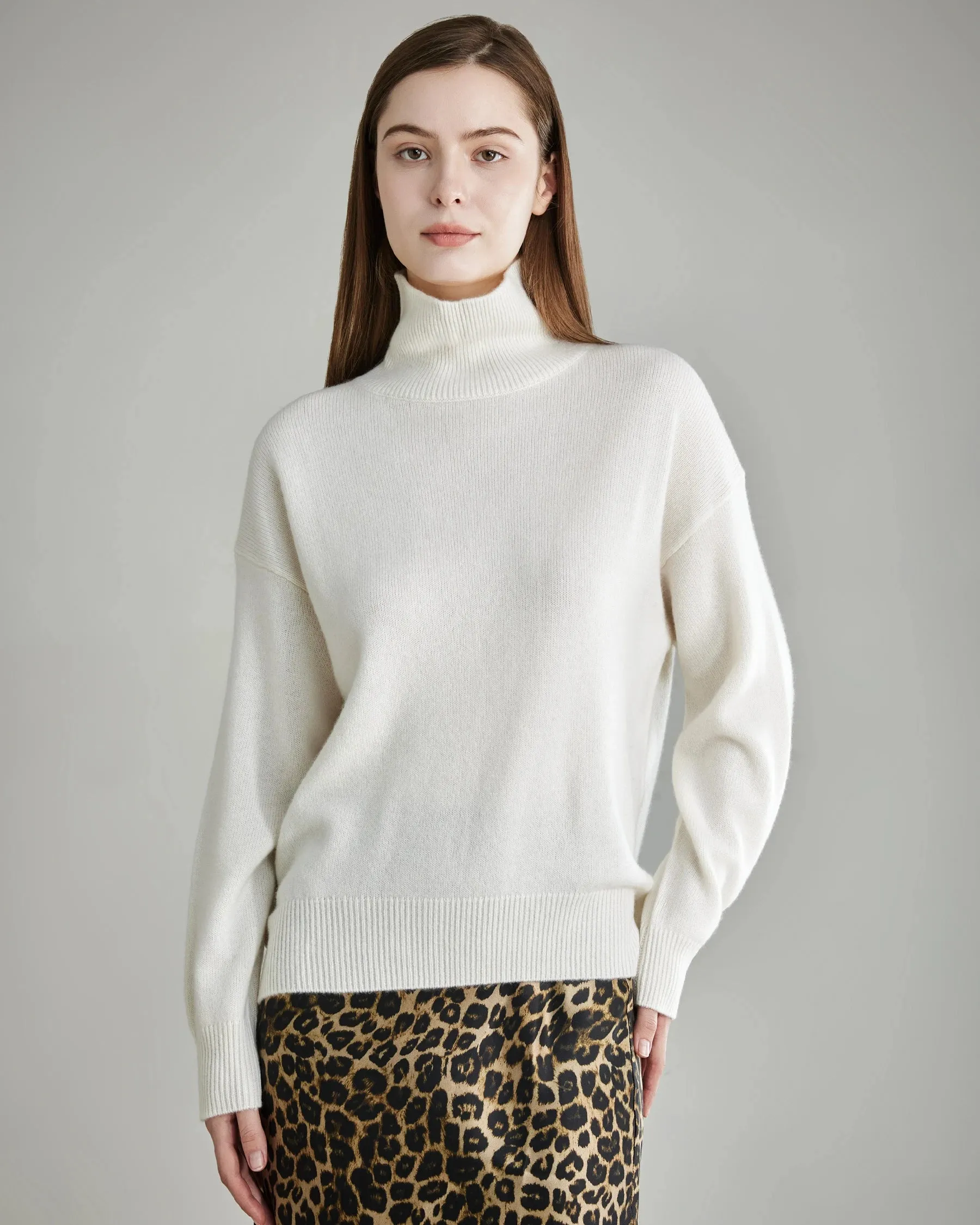 Women's Loose Turtleneck Cashmere Sweater