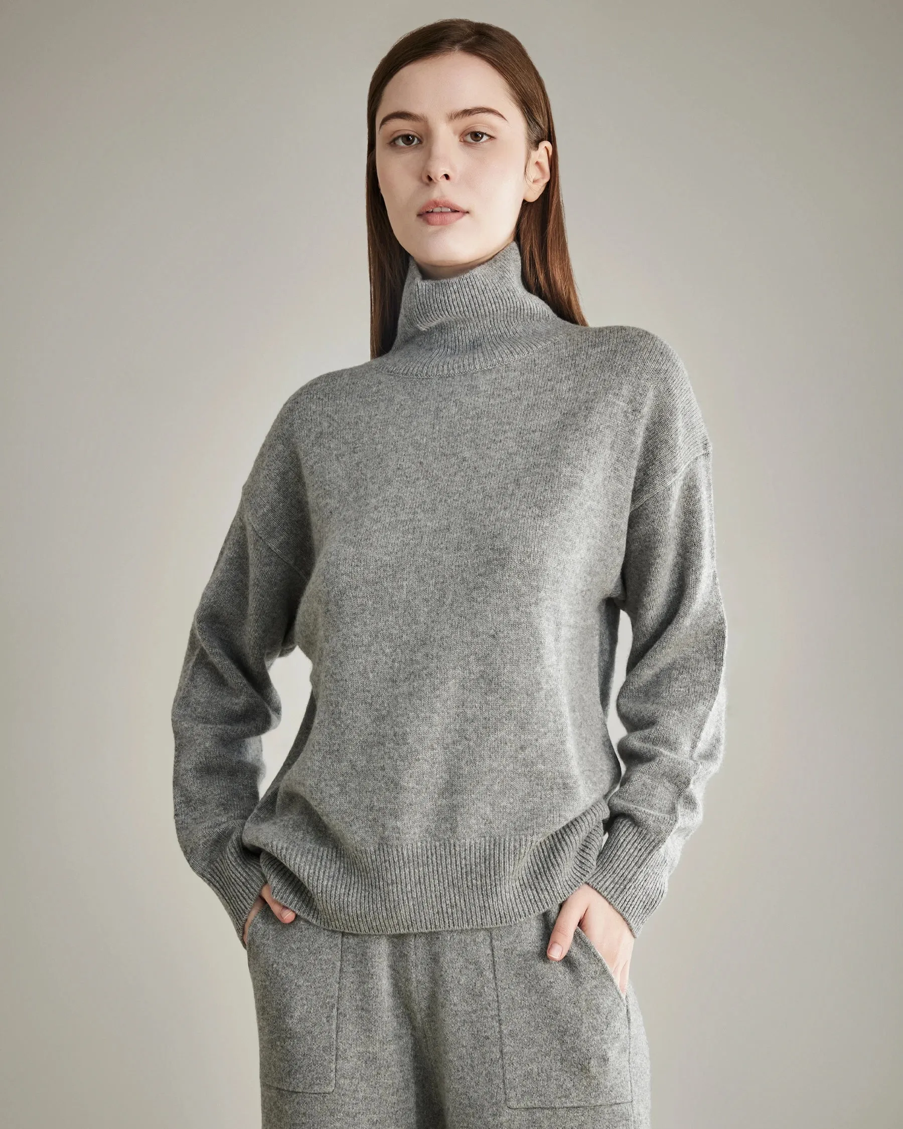 Women's Loose Turtleneck Cashmere Sweater